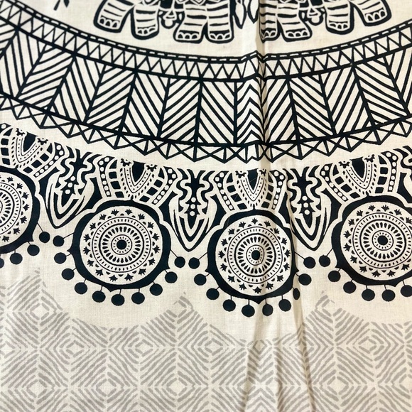 Mandala Lotus Tapestry- 51”x59” - Black & White - Polyester Material - Picture 7 of 9